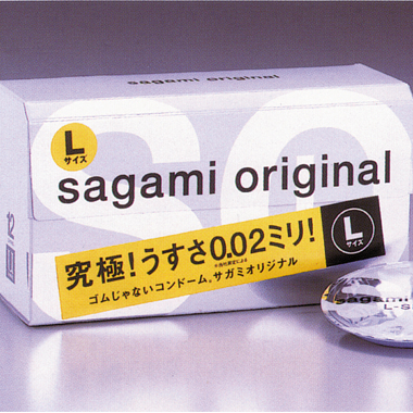 サガミオリジナル002Lサイズ(12個入)究極のうすさ0.02ミリを実現し、大好評販売中のサガミオリジナル002に、Lサイズが登場しました。
直径を2ミリ、長さを20ミリサイズアップしています。